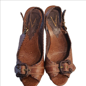 Vince Camuto brown tulled floral leather stacked heel sandals